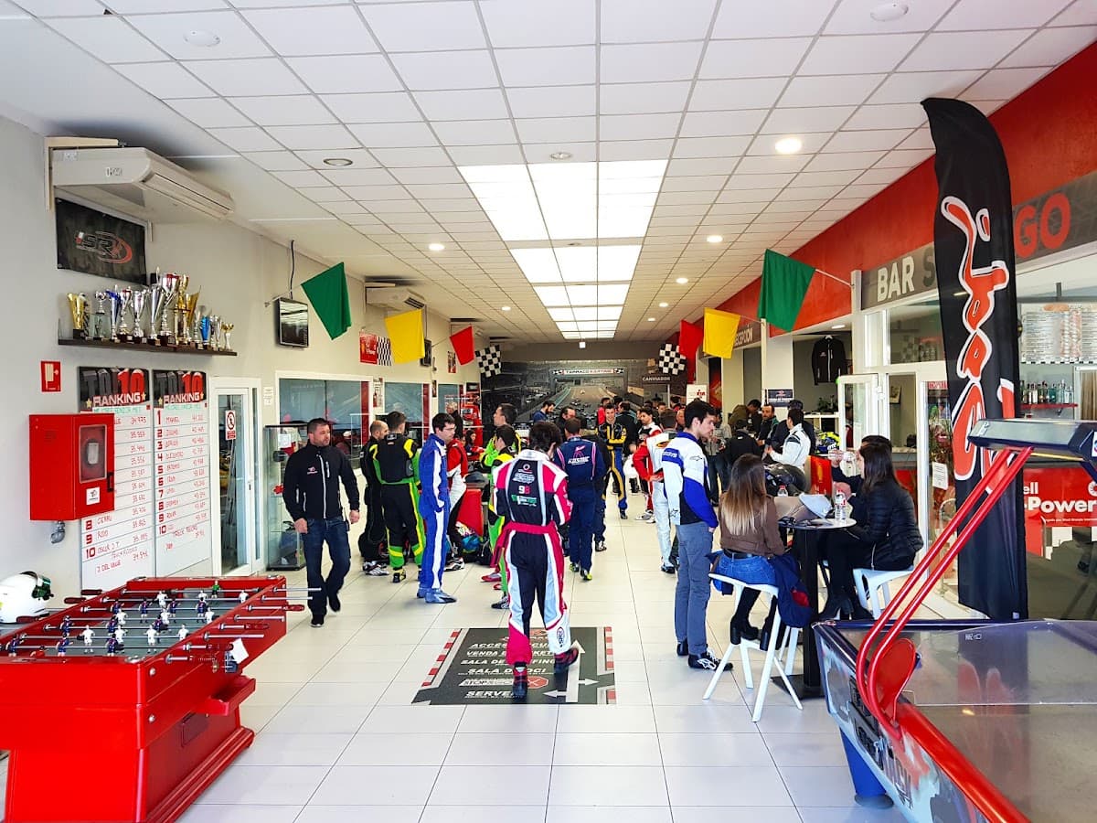 Zona de ranking y ambiente de pilotos en Tarraco Karting